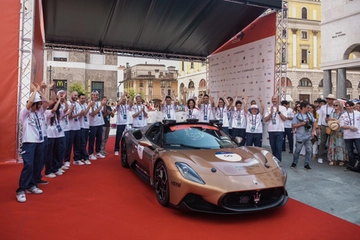 Auto guidata dall’AI raggiunge la velocità di 285 chilometri all’ora: è record mondiale