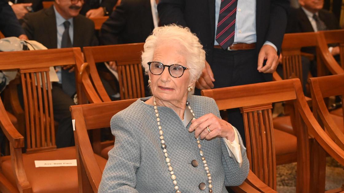 Cavalieri della Repubblica. Anche la senatrice Segre alla cerimonia col prefetto