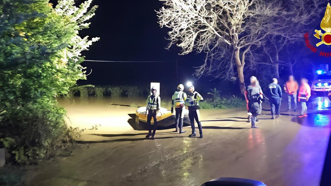 Lascia la festa e fugge al fiume. Ragazza salvata in extremis