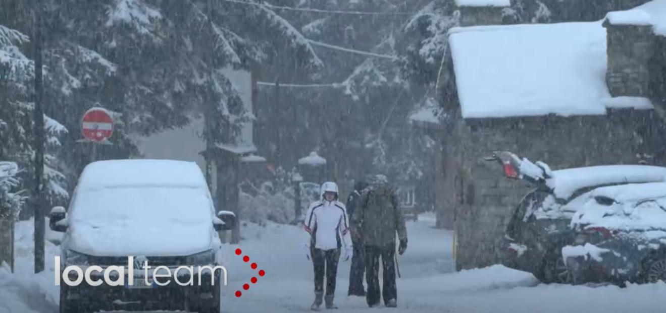 Sondrio, la neve (alla fine) è arrivata: lo spettacolo della Valchiavenna imbiancata