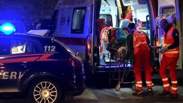 Ambulanza e carabinieri in azione