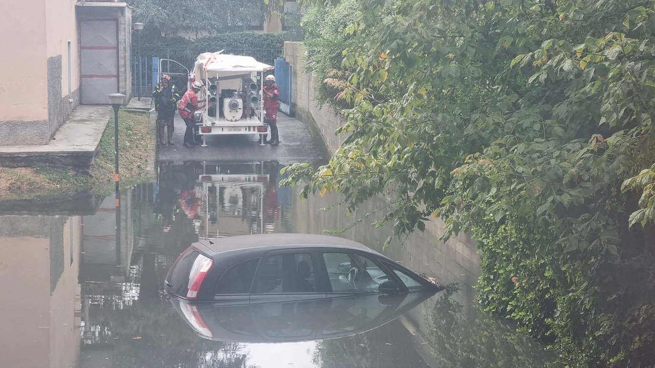 Allagamento nelle case popolari del quartiere Ponte Lambro