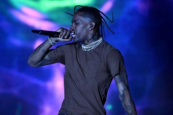 Travis Scott stasera, martedì 23 luglio, si esibirà all'Ippodromo Snai La Maura di Milano nell'unica data italiana del tour europeo di Utopia, il suo ultimo album