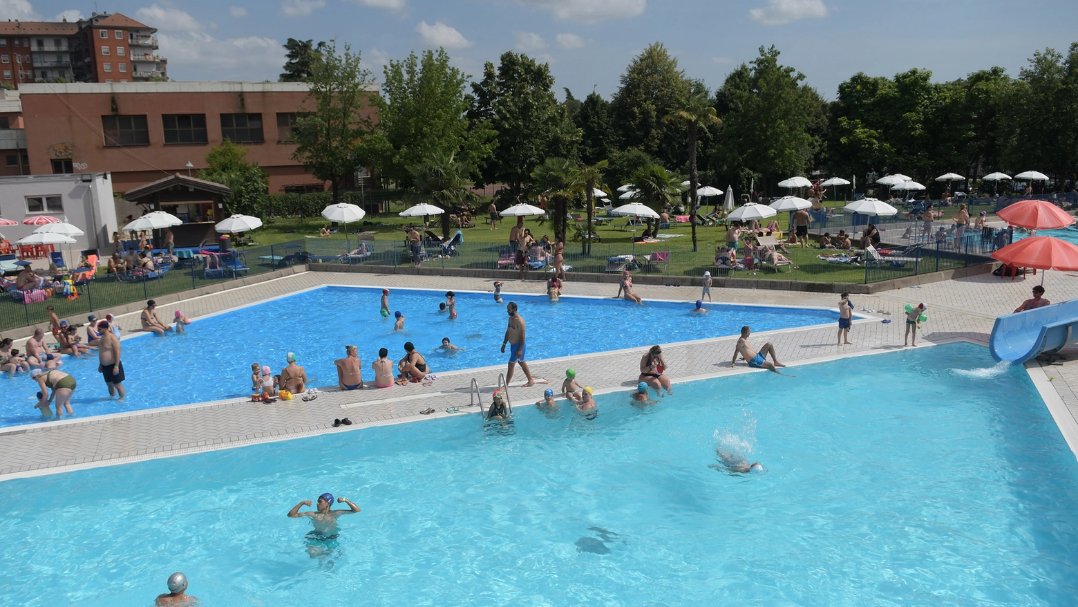 SAN DONATO - PISCINA DI VIA PARRI