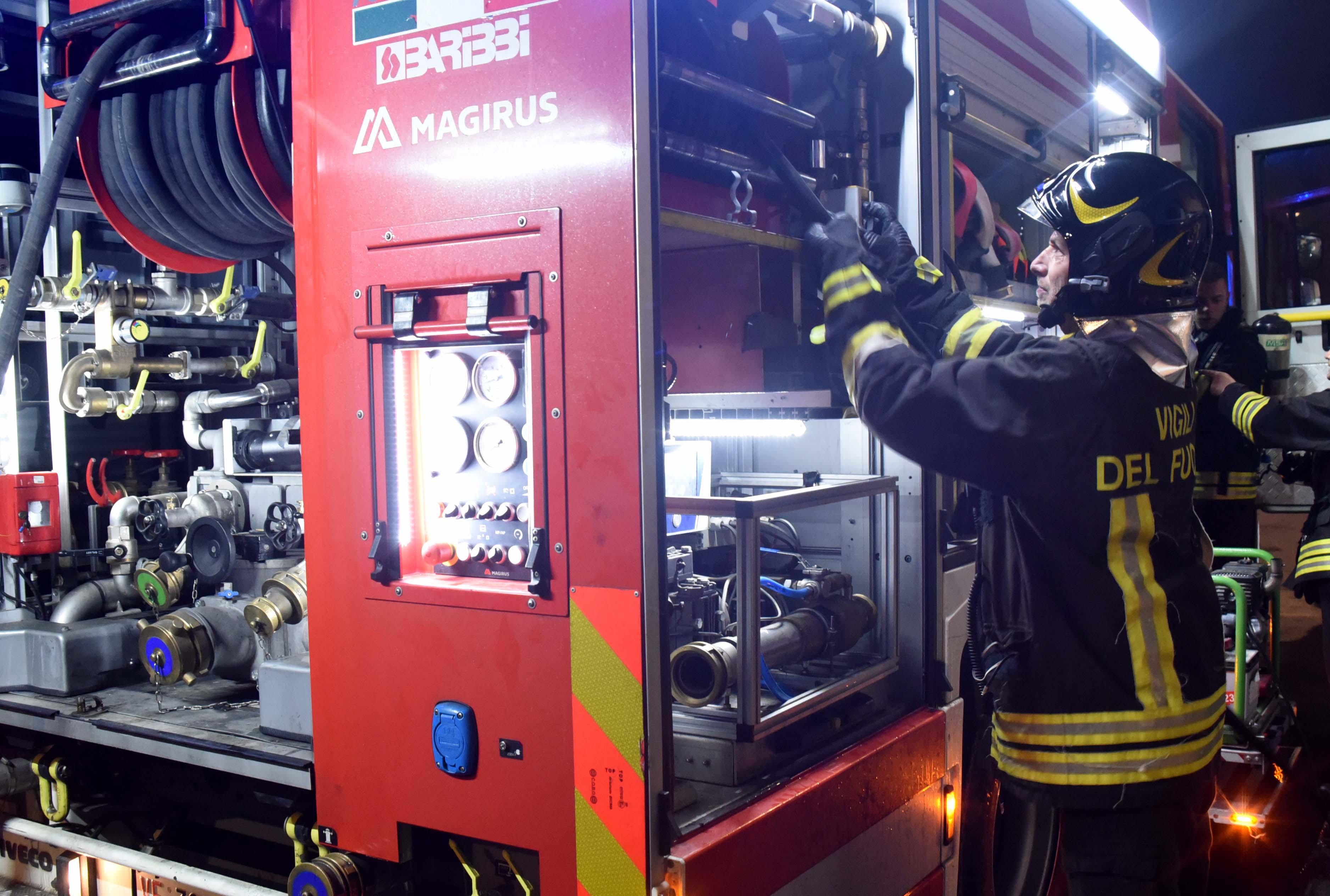 Incendio In Un Appartamento In Viale Fulvio Testi Evacuato Lintero