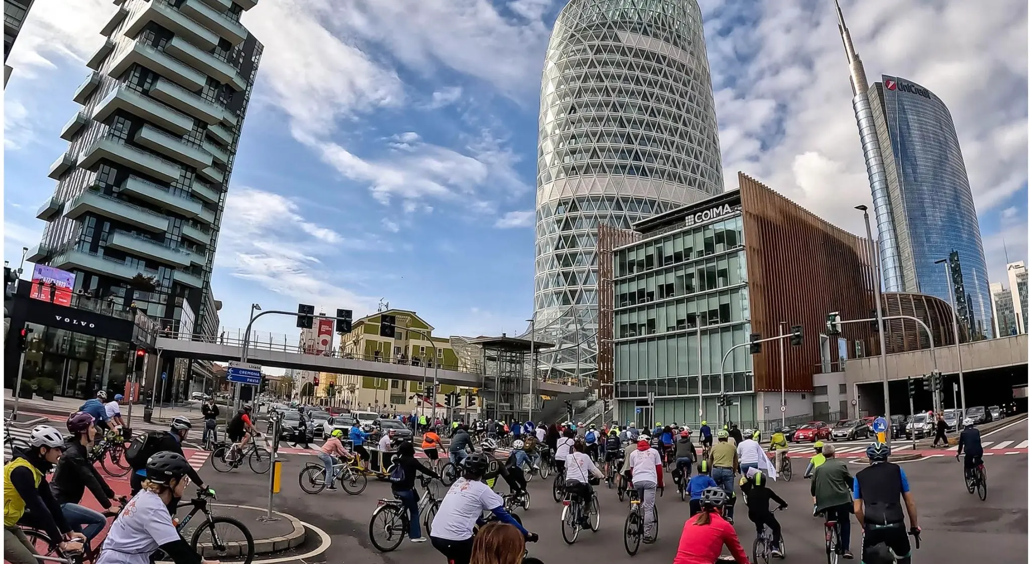 Mille Mila Bici a Milano, domenica 6 ottobre la pedalata per le vie della città: orari e percorso