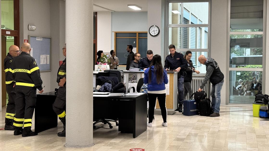 Ligari vandalizzata: scuola chiusa almeno fino a martedì. Analisi sulle riprese video