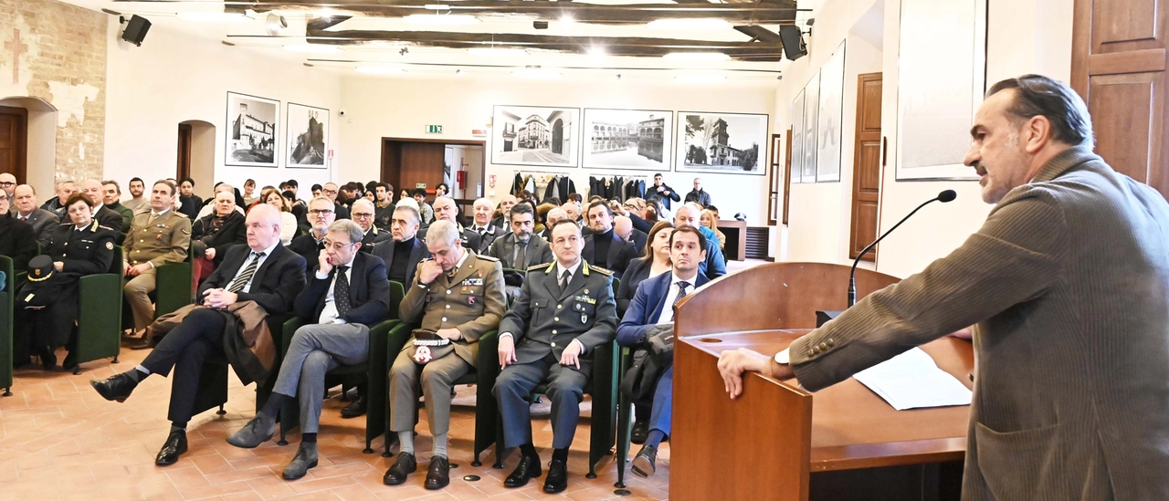 Calendario dell’esercito agli studenti, a Lodi scoppia la protesta: “Scelta sbagliata, soprattutto ora”