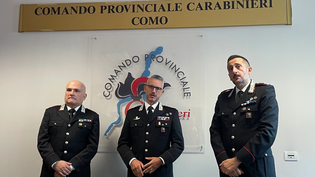 Di Gregoli a sinistra, Mascolo a destra, con il comandante provinciale Giuseppe Colizzi