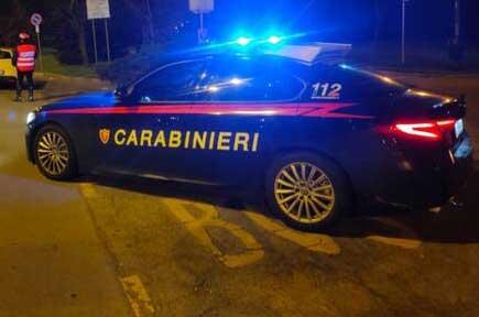 Parabiago, troppo alcol al bar e la serata finisce male: arrestata una 35enne