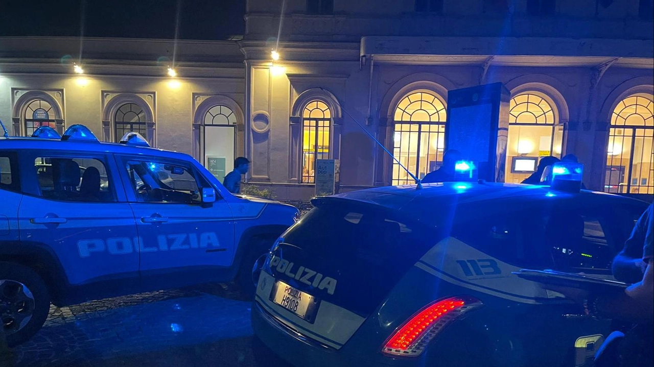 L'intervento della Polizia in stazione a Monza