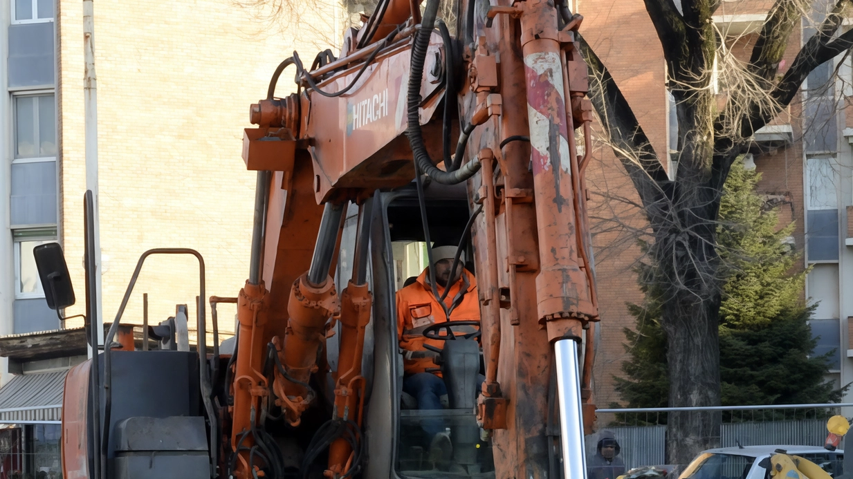 Lavori da oltre un anno: è protesta