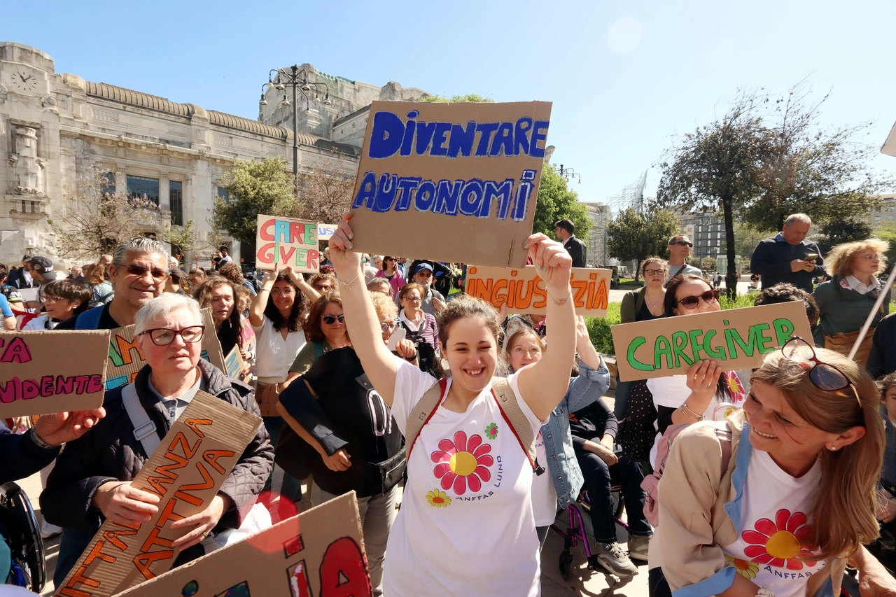 Una manifestazione a sostegno dei diritti dei disabili (Salmoirago)