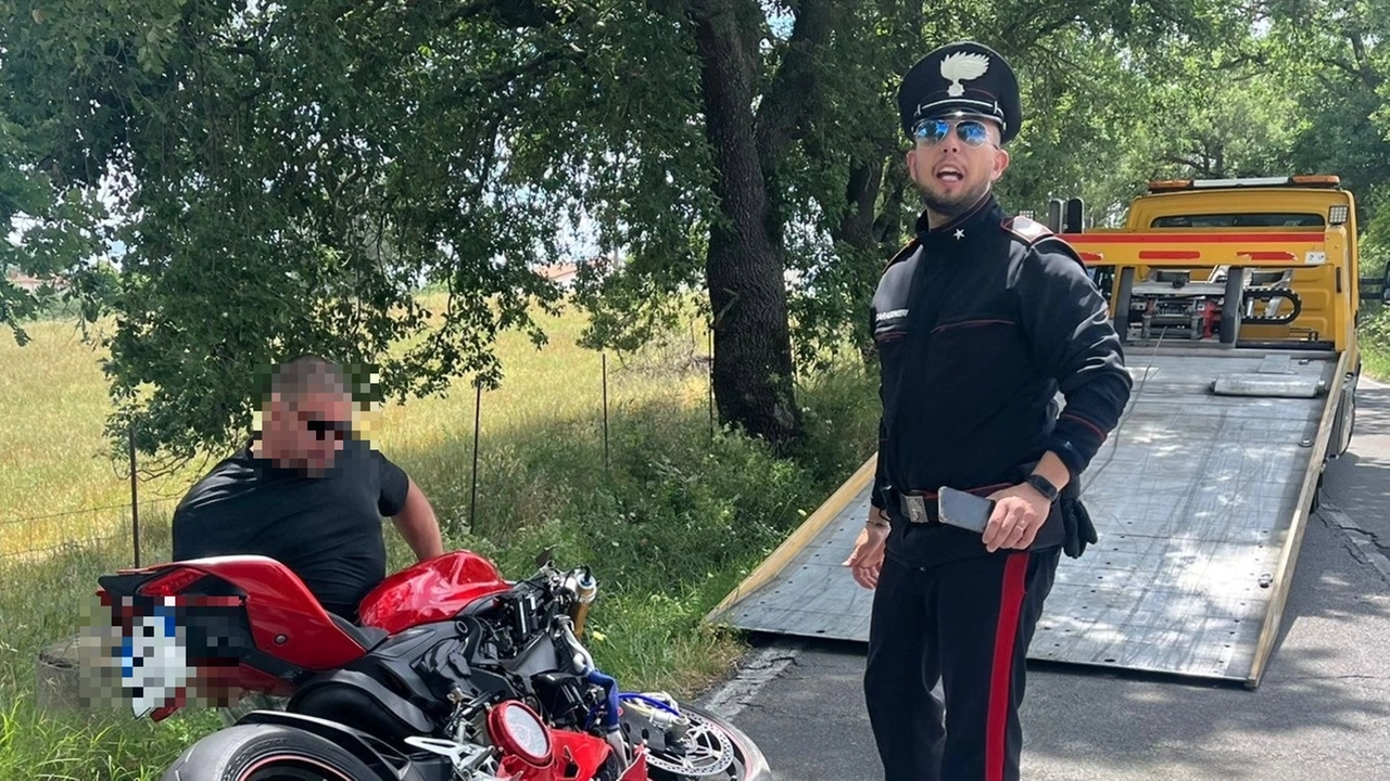 Sulla Statale del Penice paesaggi da favola ma anche controlli (foto di archivio)