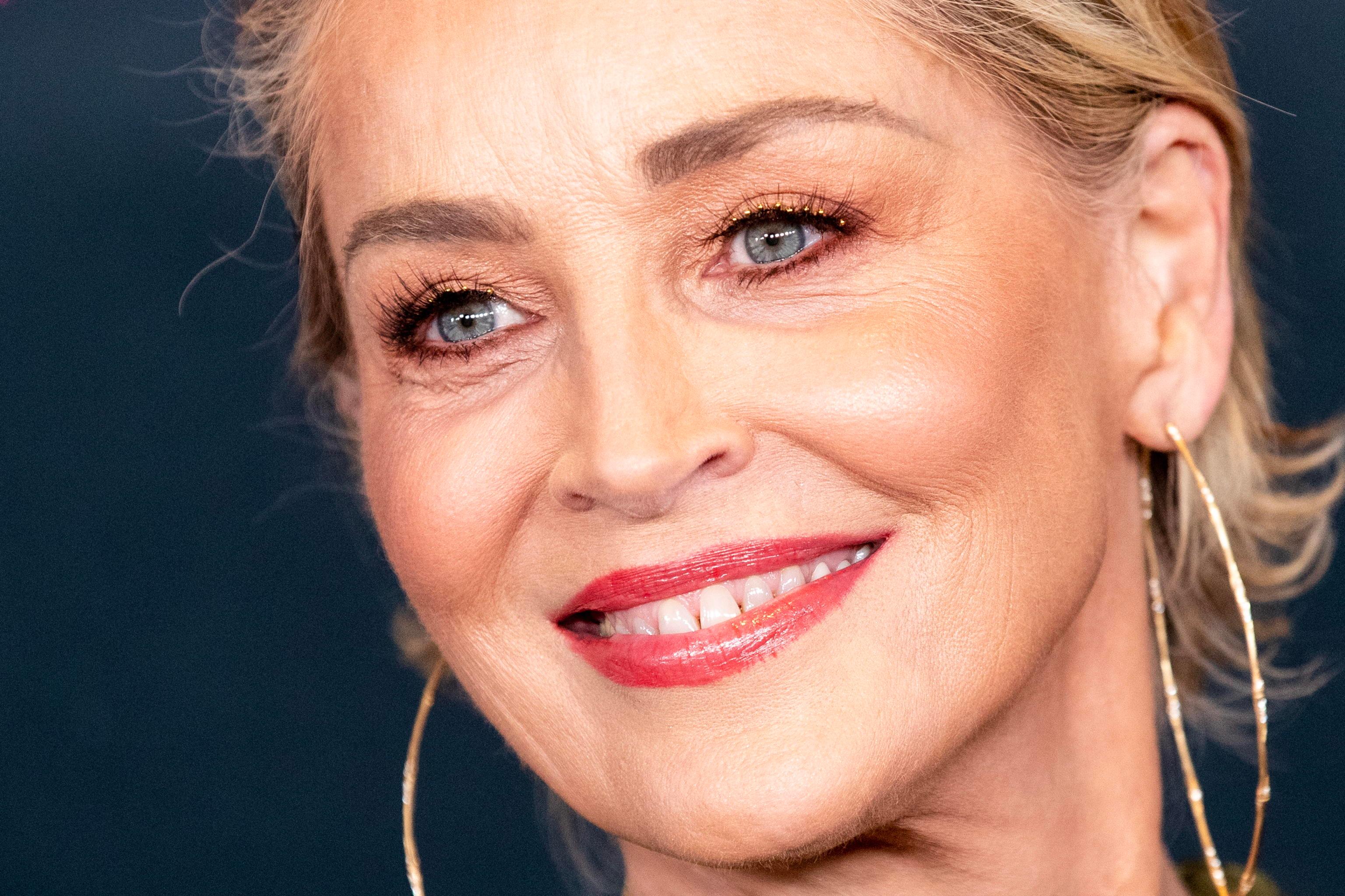 Sharon Stone incanta Milano: la diva star della Fashion Week