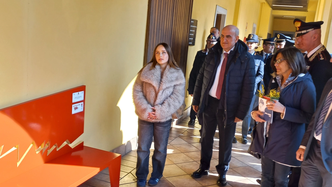 Il Prefetto di Lodi ha assistito all'inaugurazione della panchina