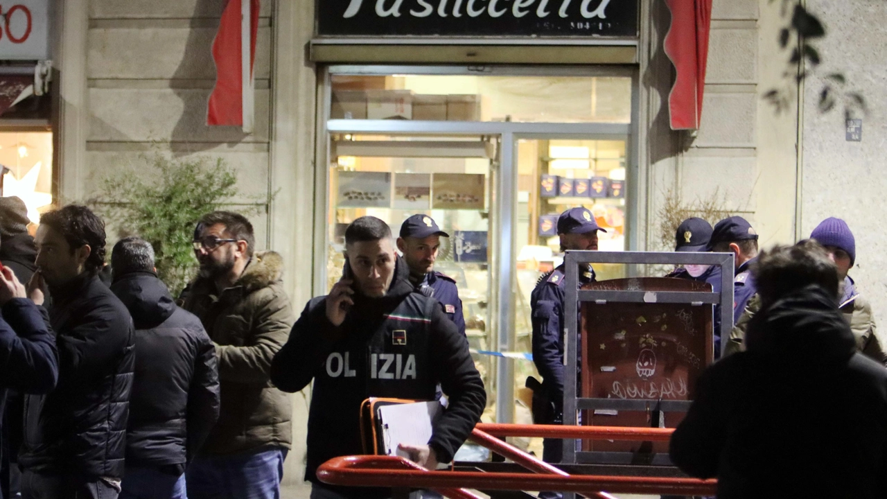 I rilievi della Polizia locale sabato sera in piazzale Gambara