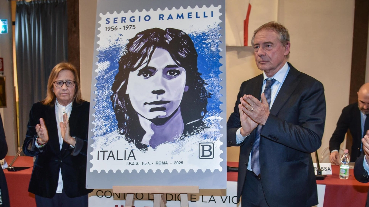 A 50 anni esatti dalla sua aggressione, Sergio Ramelli ha un francobollo commemorativo a lui dedicato. Il militante del Fronte...