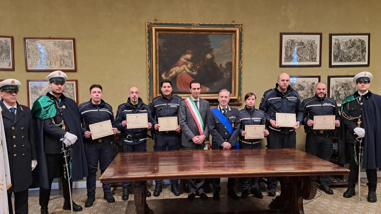 Nella giornata di San Sebastiano, polizia locale in festa: otto encomi ad agenti che si sono distinti. "Rho accoglie piccoli...