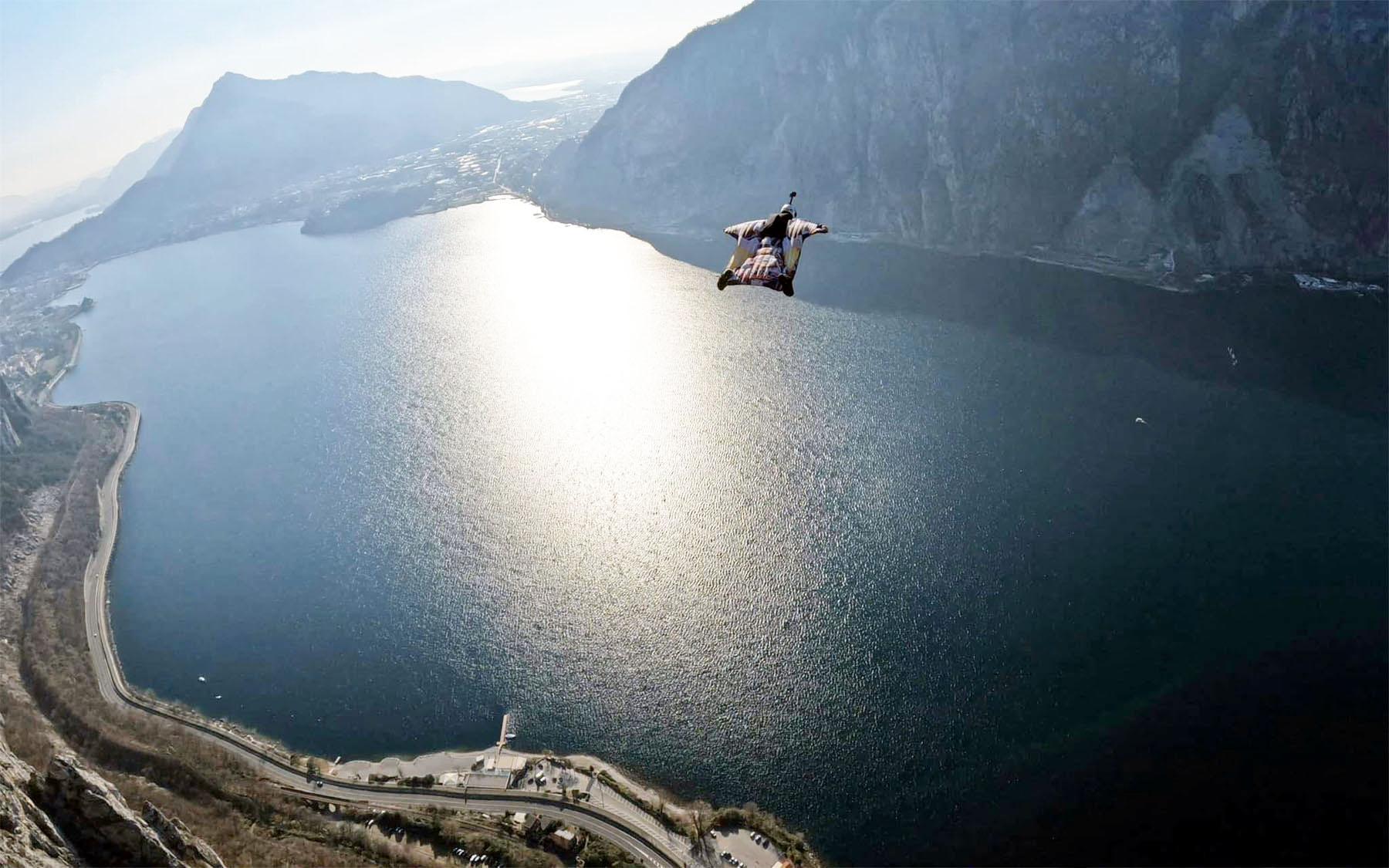 Base jumper morto dopo il salto dal Forcellino: “Traiettoria sbagliata, così David è morto”