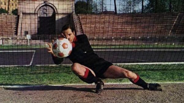 Fabio Cudicini in azione con la maglia del Milan