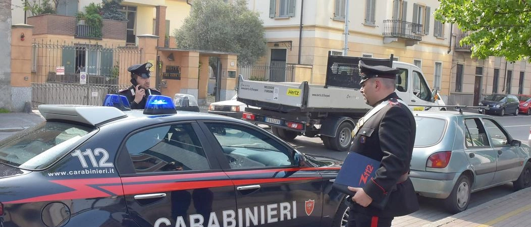 I malviventi fuggiti a mani vuote da via Cavour, sede della Bpm, sono riusciti a dileguarsi prima dell'arrivo dei carabinieri