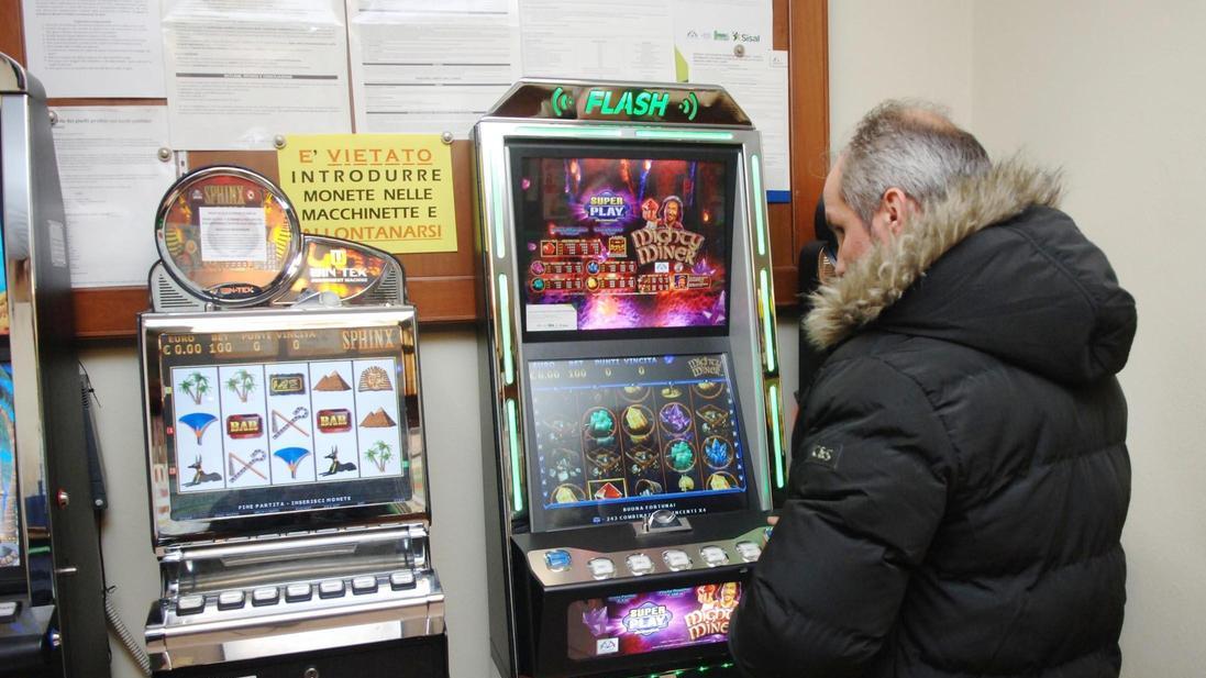 Slot, gratta e vinci e scommesse nel 2023 giocati 98 milioni di euro