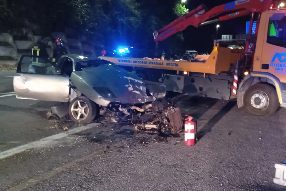 La Fiat Coupé sulla quale viaggiavano i tre ragazzi