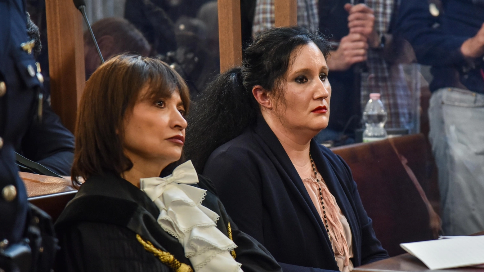 Alessia Pifferi e l'avvocata Alessia Pontenani durante l'udienza