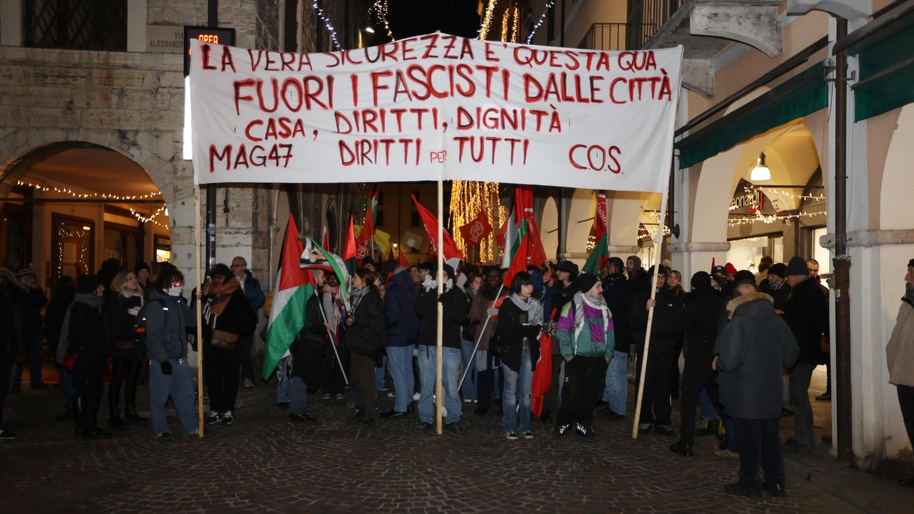 Manifestazione antifascista in Piazza Loggia a Brescia il 20 Dicembre 2024 Fotolive