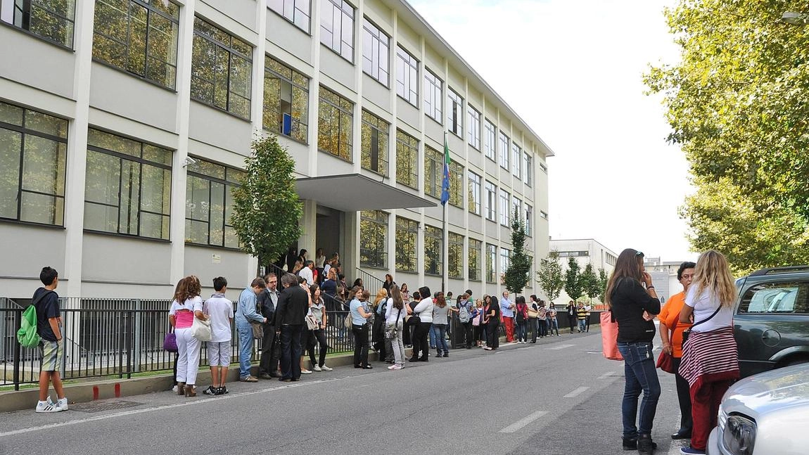 Avrà un ingresso indipendente sulla piazza. Sarà rifatta anche la palestra