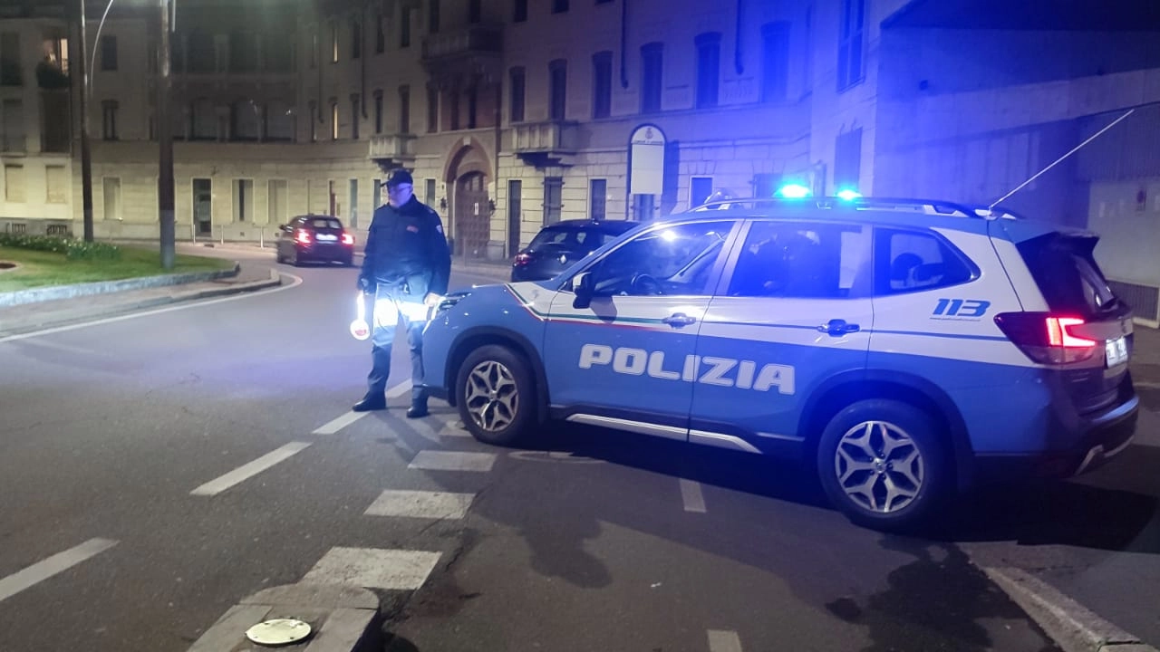 Sul posto sono intervenuti gli agenti del commissariato di Legnano