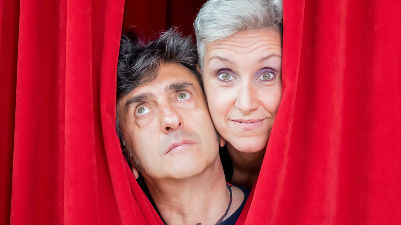 Gli attori Alfredo Colina e Barbara Bertato saranno tra i protagonisti della commedia in scena al teatro OppArt di Sovico