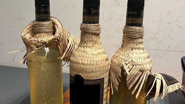 Bottiglie di rum con cocaina liquida: il sequestro a Malpensa