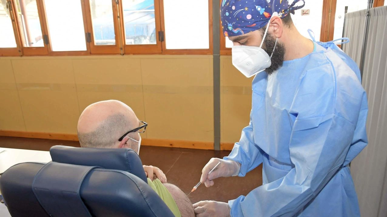 Dal 1° luglio le mascherine non sono più obbligatorie negli ospedali di Castellanza, ma restano raccomandate in alcune aree come Oncologia e Terapia intensiva. Il tampone Covid è ancora obbligatorio in casi specifici.