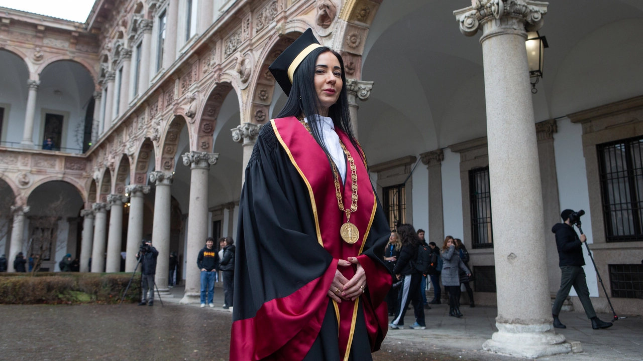 Il simbolo. La rettrice Marina Brambilla inaugura l’anno con toga e tocco ma senza ermellino: “Tradizione, innovazione e rispetto: evito le pellicce”