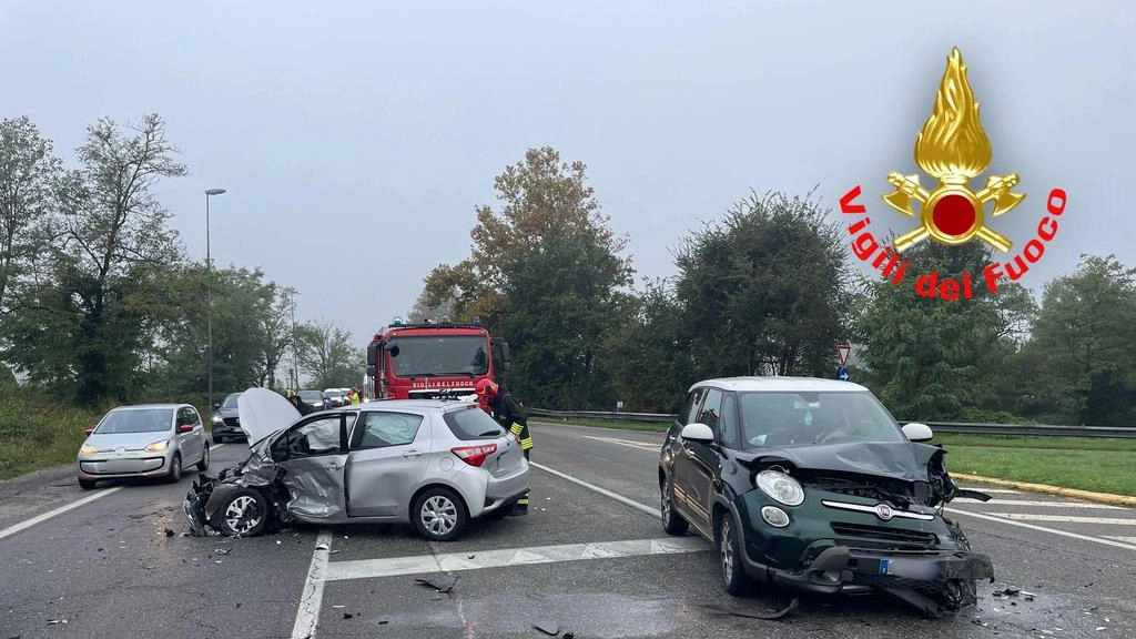 Schianti a Mairago e Guardamiglio. Tre in ospedale