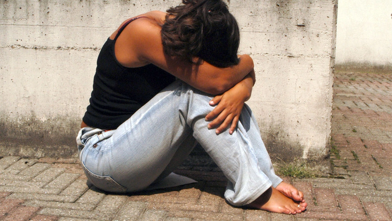 Il Centro antiviolenza Hara ha sede a Rho in via Meda 20 e a Bollate in via Piave 20, all’interno dell’ospedale. Il numero da contattare in caso di necessità è 335.1820629