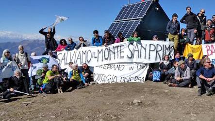 Olimpiadi invernali 2026, in Val Camonica la protesta bresciana