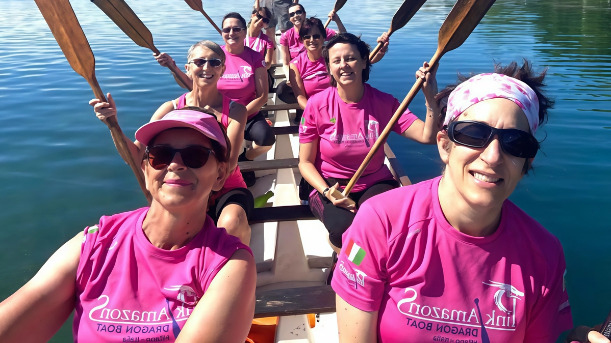 Le ’Pink Amazon Dragon Boat’ attraverso lo sport promuovono la. prevenzione e spingono le altre donne a fare i controlli periodici