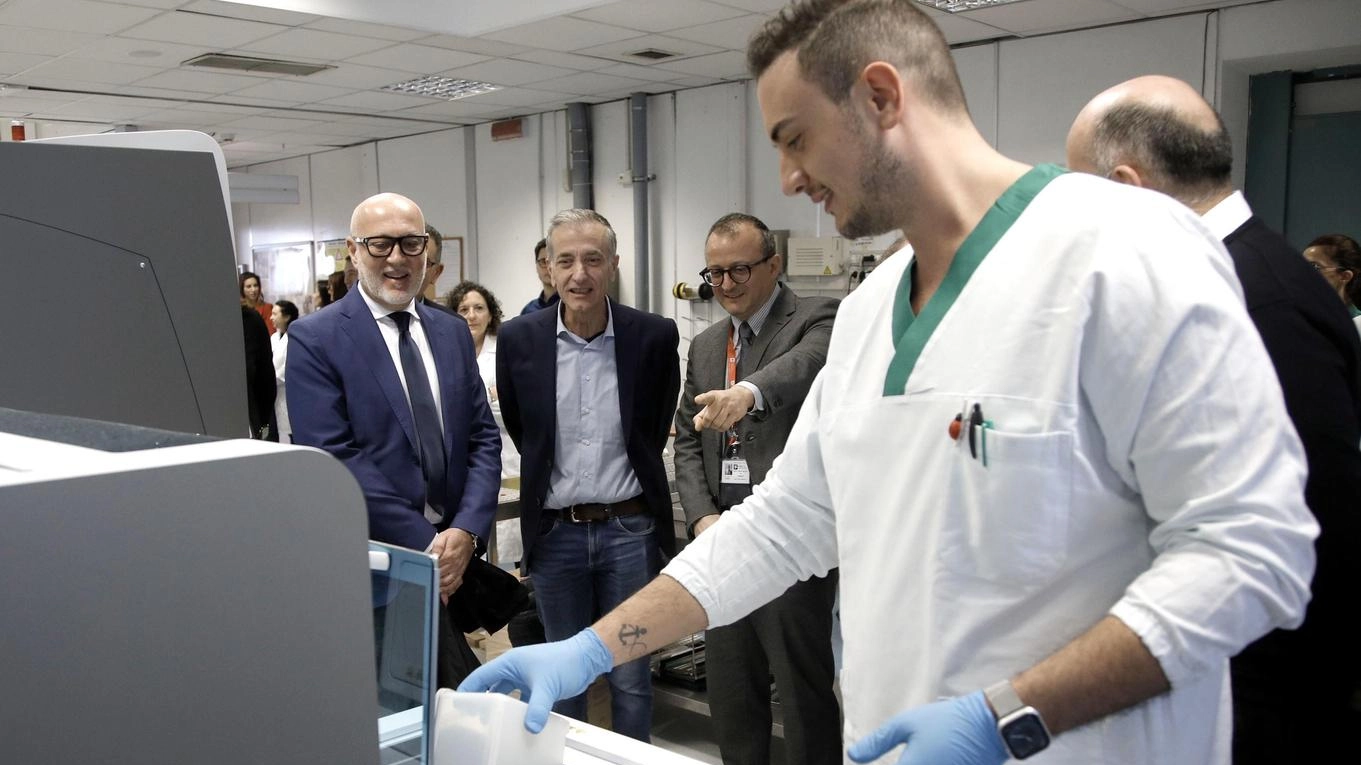 Laboratorio analisi iper-tecnologico. Il direttore Russo: referti in 24 ore