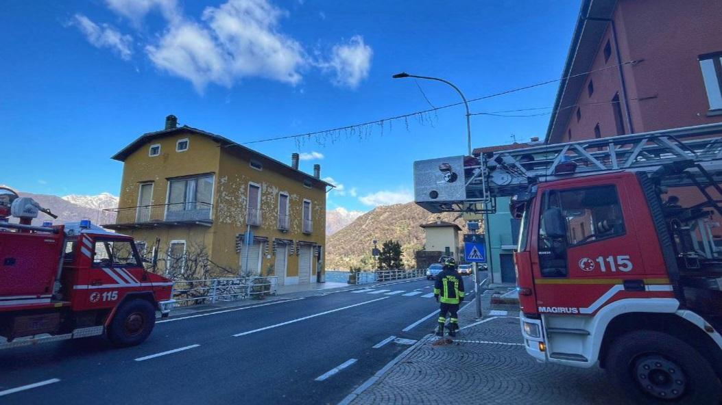 Vento forte, fino a 106 km/h: a Dorio chiude la strada provinciale 72