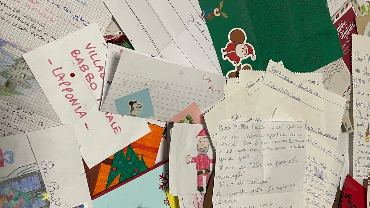 Letterine a Babbo Natale negli uffici postali della Lombardia