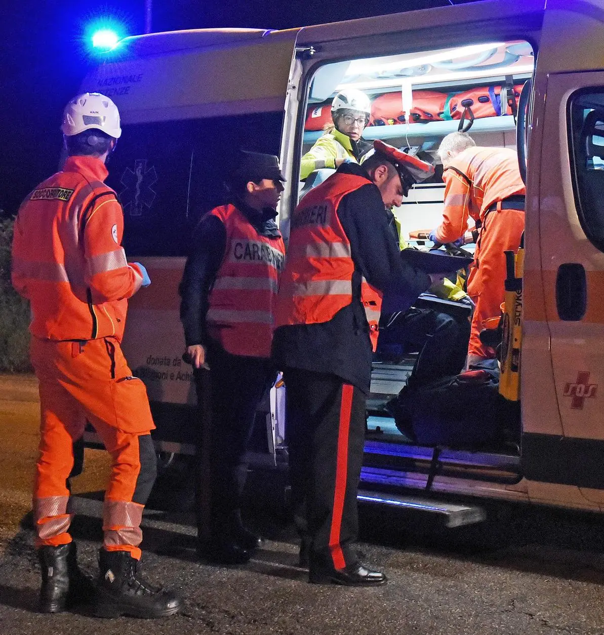 "Prego, il biglietto". Capotreno aggredito