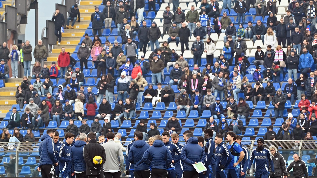 I giocatori del Como e il tifo biancoblù