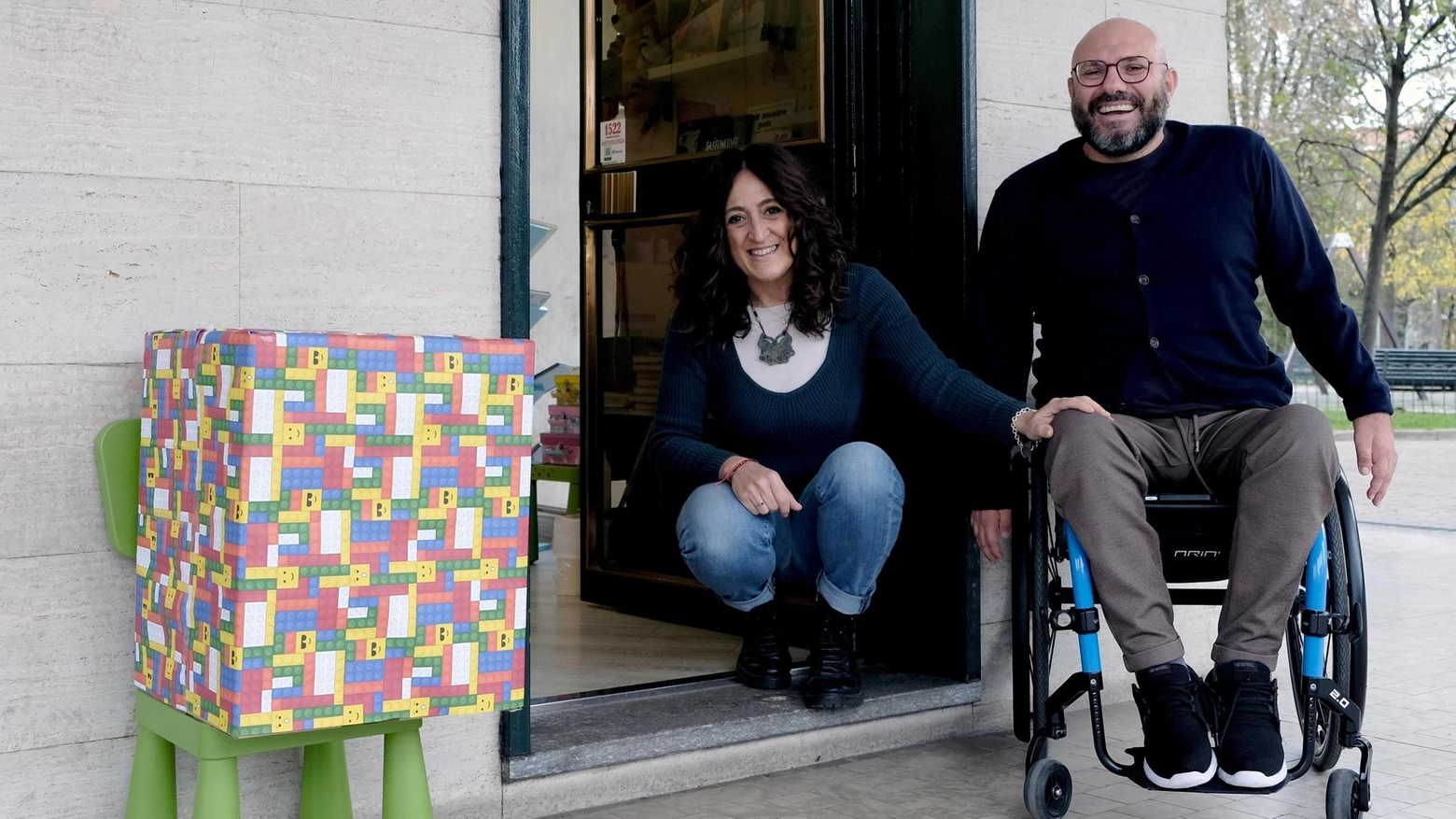 La scommessa solidale contro le barriere del Milanese. Insolita iniziativa di Elena Moro, titolare del “Piperita“: un mattone donato da ogni bambino per condividere il progetto della costruzione di uno scivolo