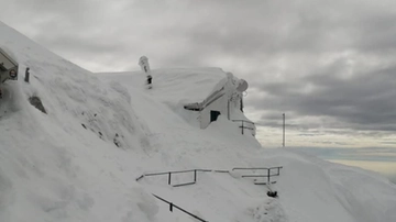 Maltempo e rischio valanghe: il rifugio Brioschi sul Grignone resta chiuso. ''Meteo in netto peggioramento'', attesi accumuli di neve fino a 30 cm