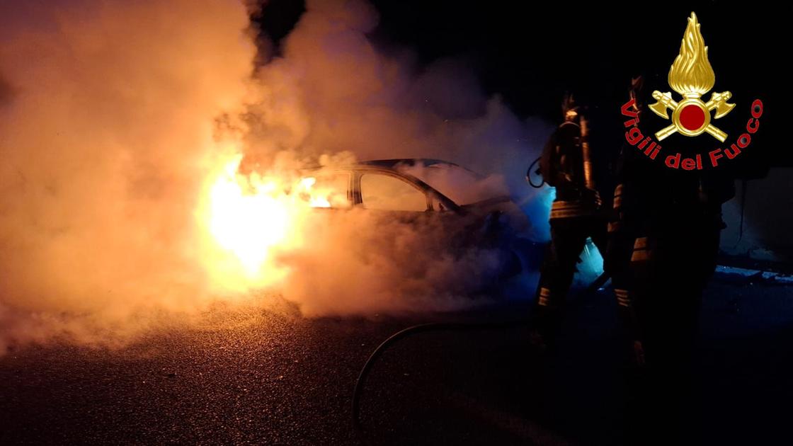 Dopo lo scontro fra due auto si scatena un incendio: Autolaghi chiusa per oltre un’ora fra Lomazzo e Saronno