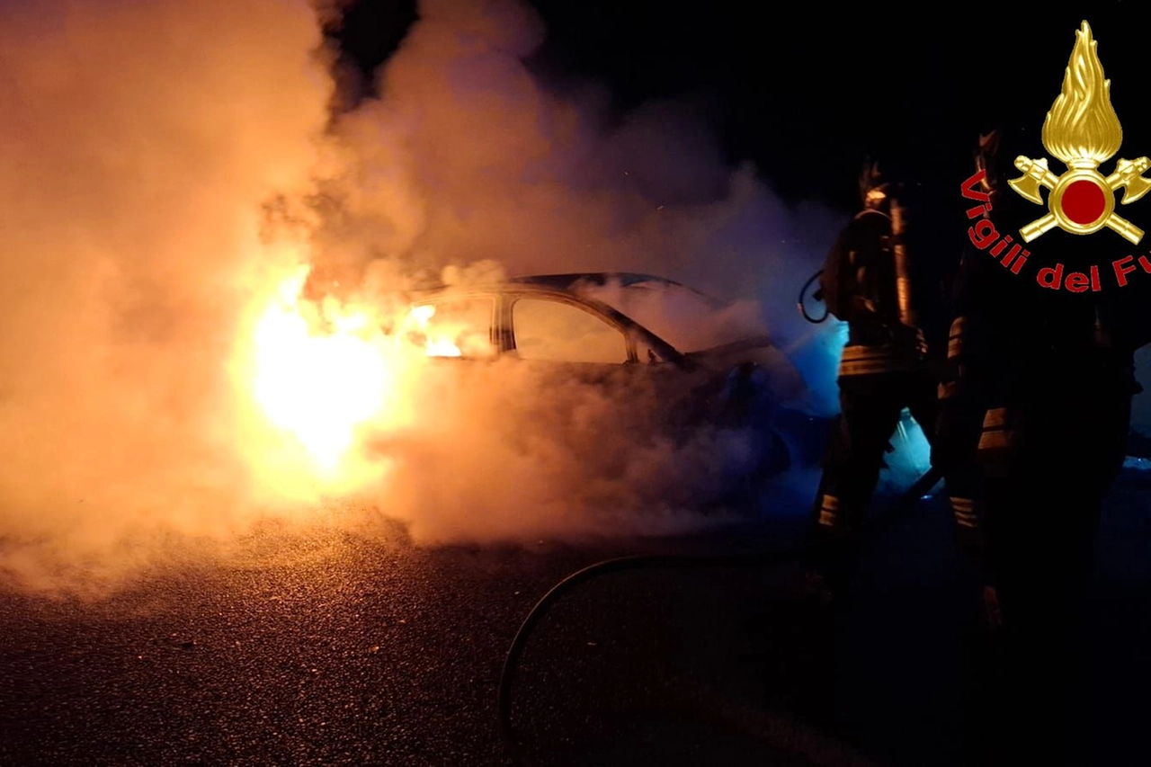 A scatenare l'incendio lo scontro fra i due veicoli