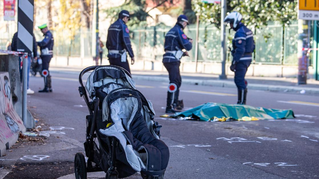 Milano, investe sulle strisce mamma e figlio disabile in carrozzina e poi scappa: arrestato il pirata